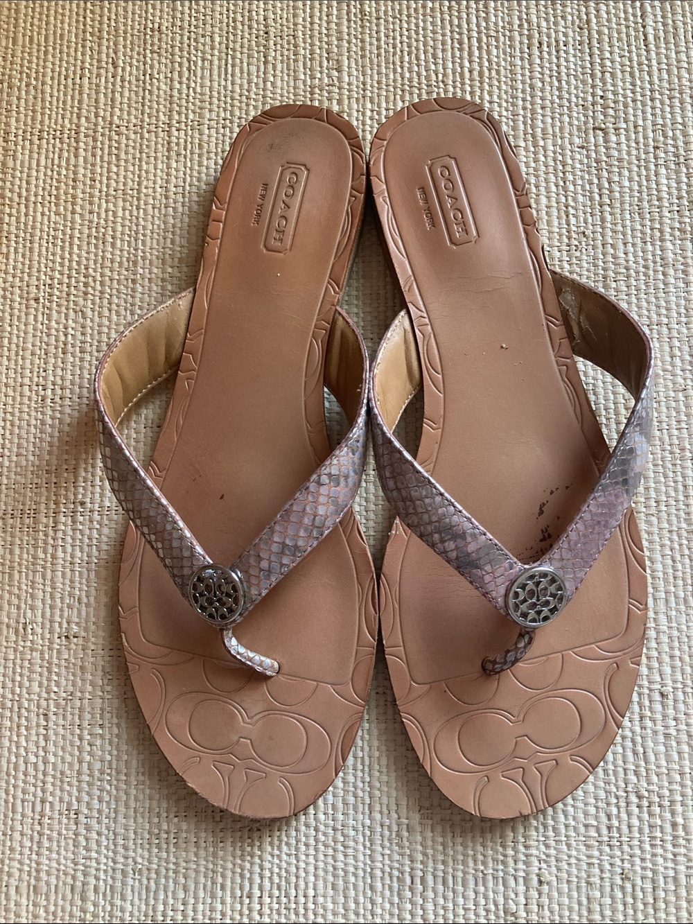 Coach Women's Blush Brown Leather Thong Sandals with Signature Emblem Sz 8